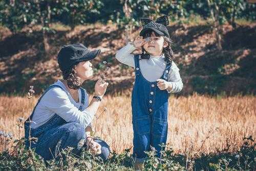 三岁半孩子只有两岁的语言能力，面对语迟再不