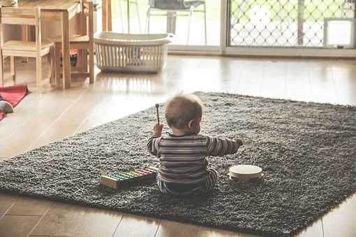孩子说话晚、发音不清楚是谁的错？听力障碍为
