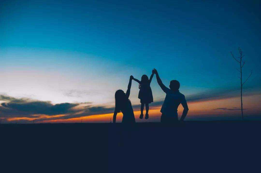 “过段时间就好”掩护下的功能性构音障碍，耽