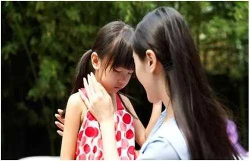 说话都说不清楚的小孩，是因为“笨”还是不爱