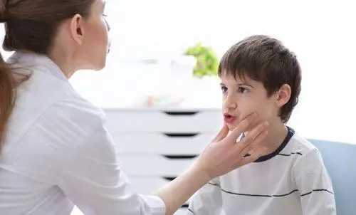 孩子口吃为哪般？别紧张，看了这几个核心知识