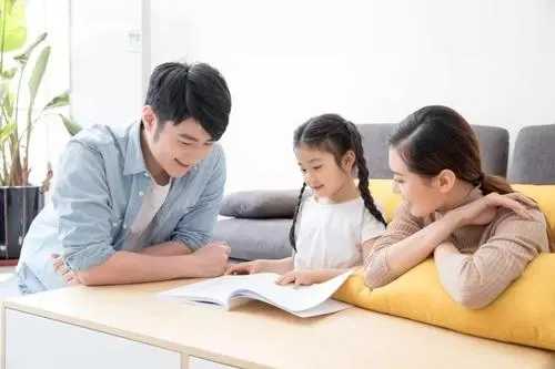 语迟孩子变孩子王，妈妈主动帮着宣传，这是语