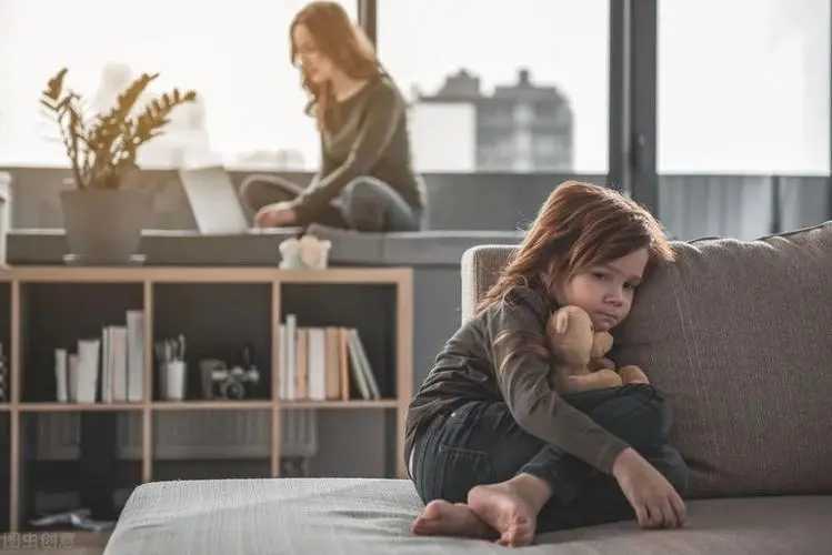 南京中心：5个自闭症儿童前兆，教你一眼确认儿童自闭症