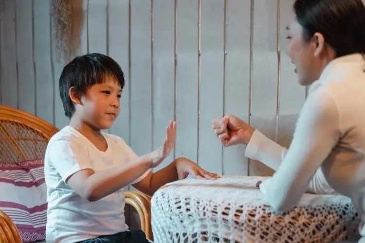 武汉中心：真性自闭症or假性自闭症，哪个影响更大？